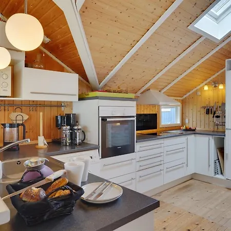 Norna - 300m From The Sea By Interhome *