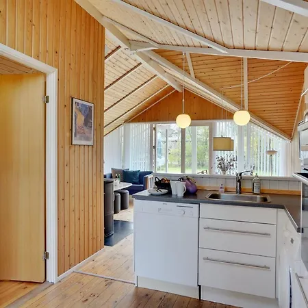 Norna - 300m From The Sea By Interhome *